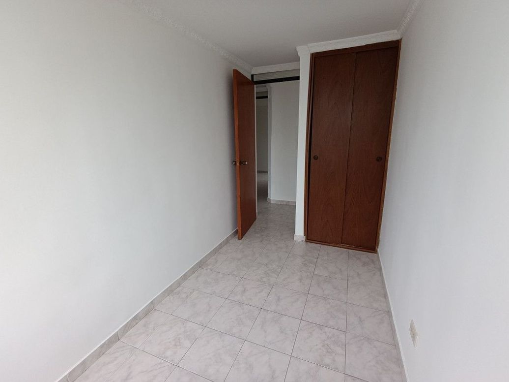 Apartamento de 3 alcobas en venta en La Cabaña, Bogotá, 54 m² · foto 7 de 17
