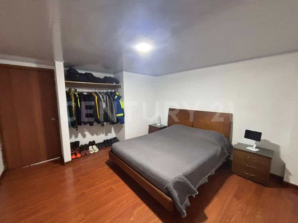 Casa de 5 alcobas en venta en La Campiña, Bogotá, 216 m² · foto 13 de 17