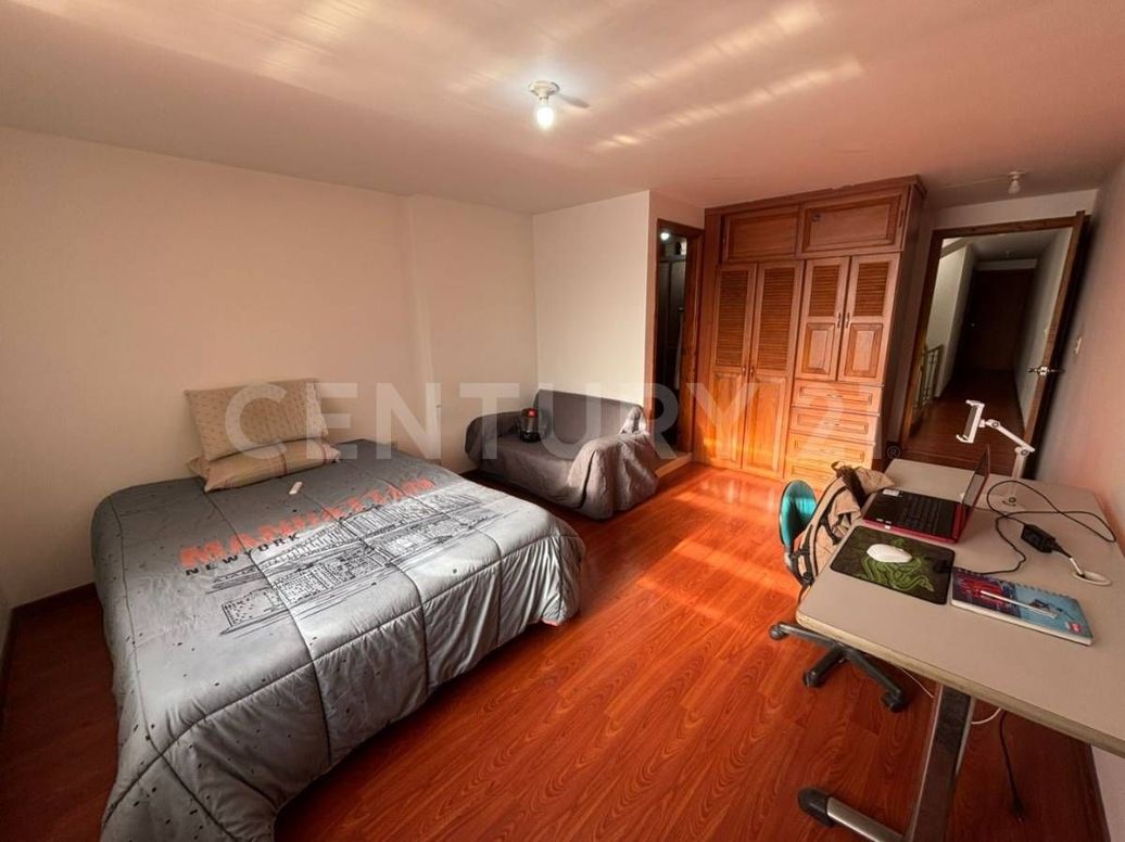 Casa de 5 alcobas en venta en La Campiña, Bogotá, 216 m² · foto 6 de 17