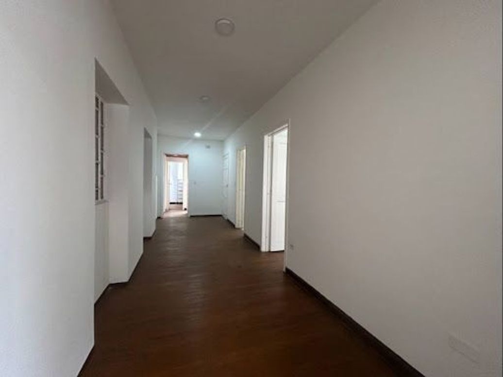 Casa de 2 alcobas en venta en Teusaquillo, Bogotá, 240 m² · foto 3 de 20