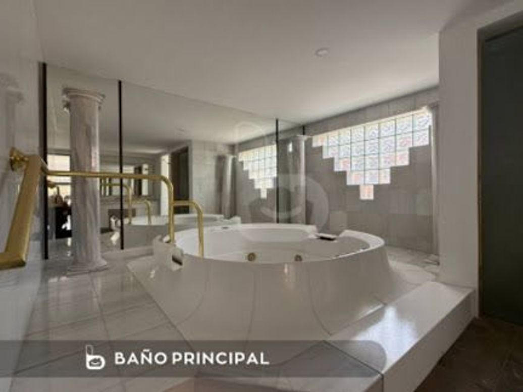 Apartamento de 5 alcobas en venta en Usaquén, Bogotá, 1000 m² · foto 2 de 15