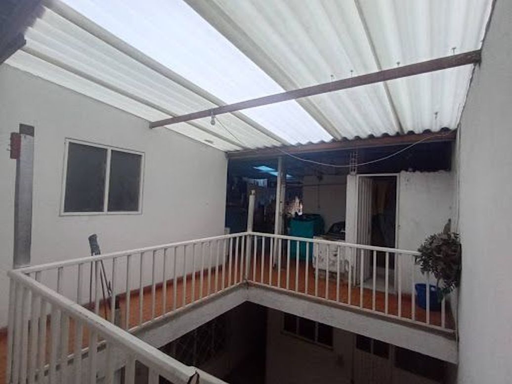 Casa de 7 alcobas en venta en Gran Britalia Et. I, Bogotá, 240 m² · foto 13 de 20