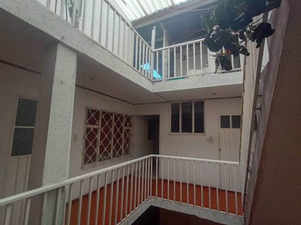 Casa de 7 alcobas en venta en Gran Britalia Et. I, Bogotá, 240 m² · foto 6 de 20