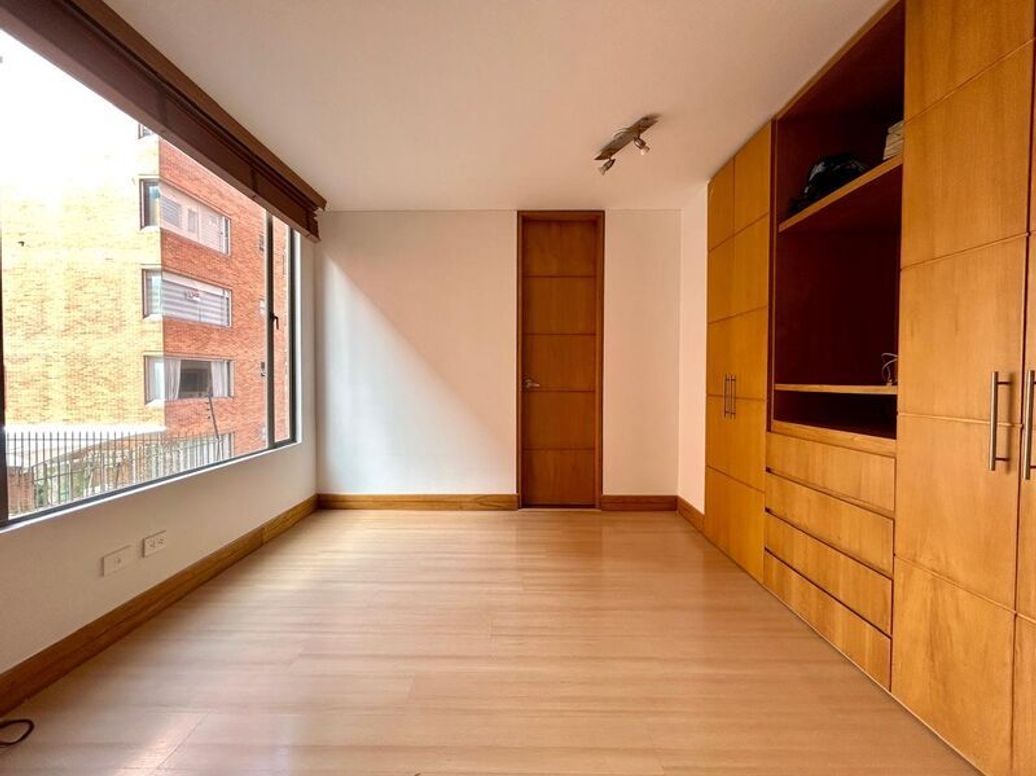 Apartamento de 3 alcobas en venta en La Carolina, Bogotá, 211 m² · foto 16 de 20