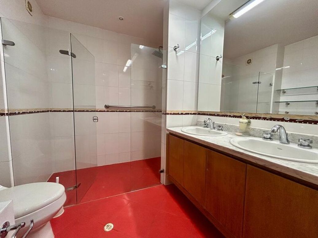 Apartamento de 3 alcobas en venta en La Carolina, Bogotá, 211 m² · foto 14 de 20