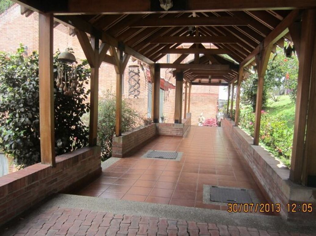 Casa de 5 alcobas en venta en Suba Naranjos, Bogotá, 490 m² · foto 2 de 19