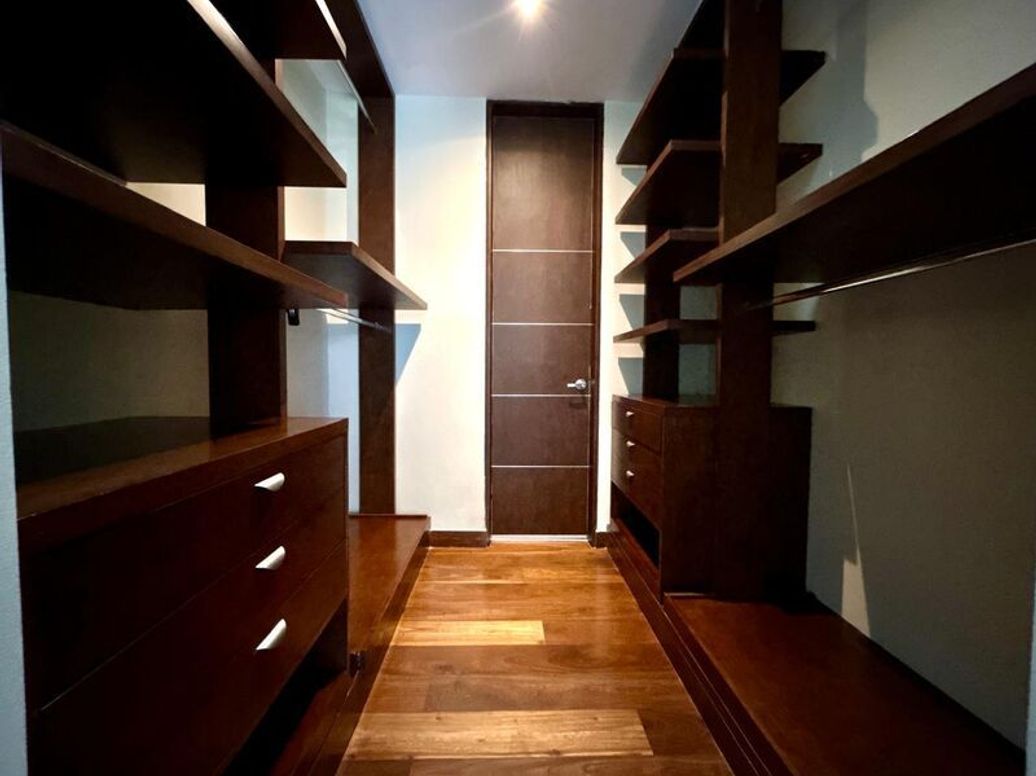 Apartamento de 2 alcobas en venta en El Refugio, Bogotá, 157 m² · foto 12 de 20