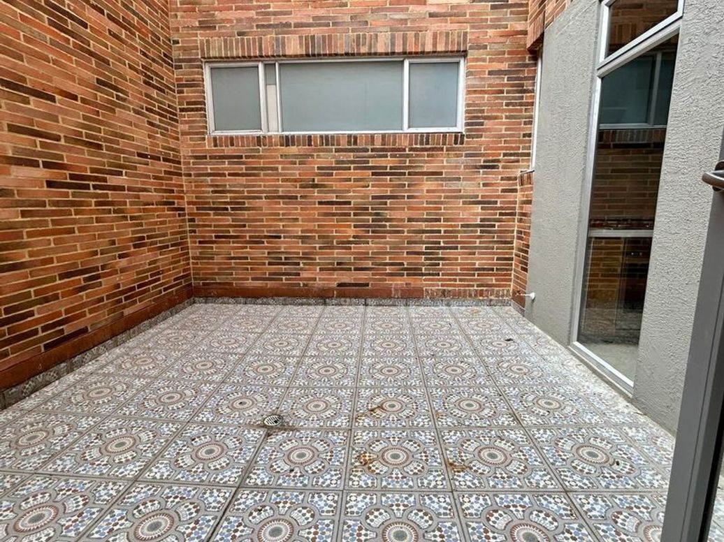 Apartamento de 2 alcobas en venta en El Refugio, Bogotá, 157 m² · foto 5 de 20