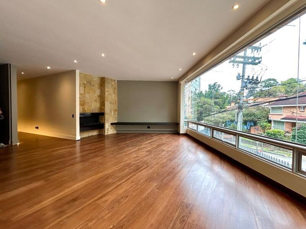 Apartamento de 2 alcobas en venta en El Refugio, Bogotá, 157 m² · foto 6 de 20