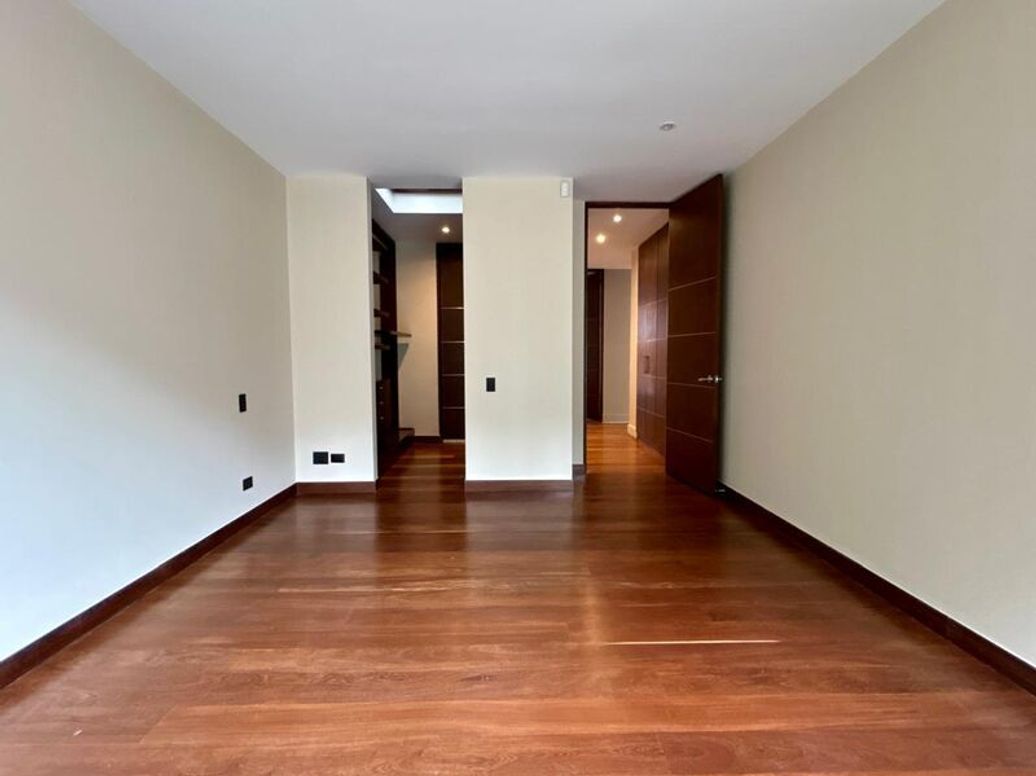 Apartamento de 2 alcobas en venta en El Refugio, Bogotá, 157 m² · foto 11 de 20