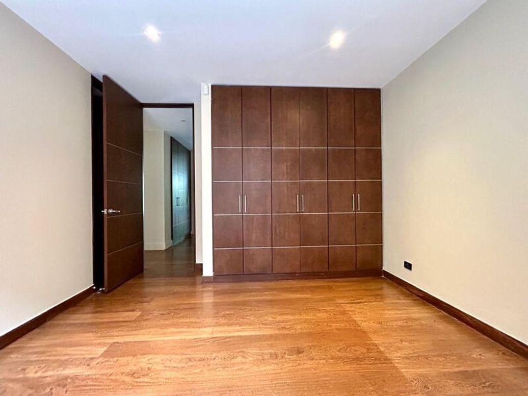Apartamento de 2 alcobas en venta en El Refugio, Bogotá, 157 m² · foto 15 de 20