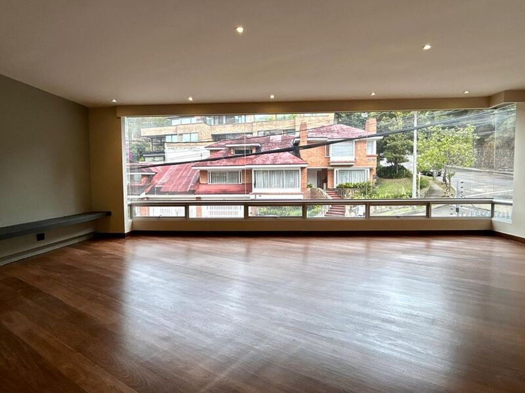 Apartamento de 2 alcobas en venta en El Refugio, Bogotá, 157 m² · foto 8 de 20