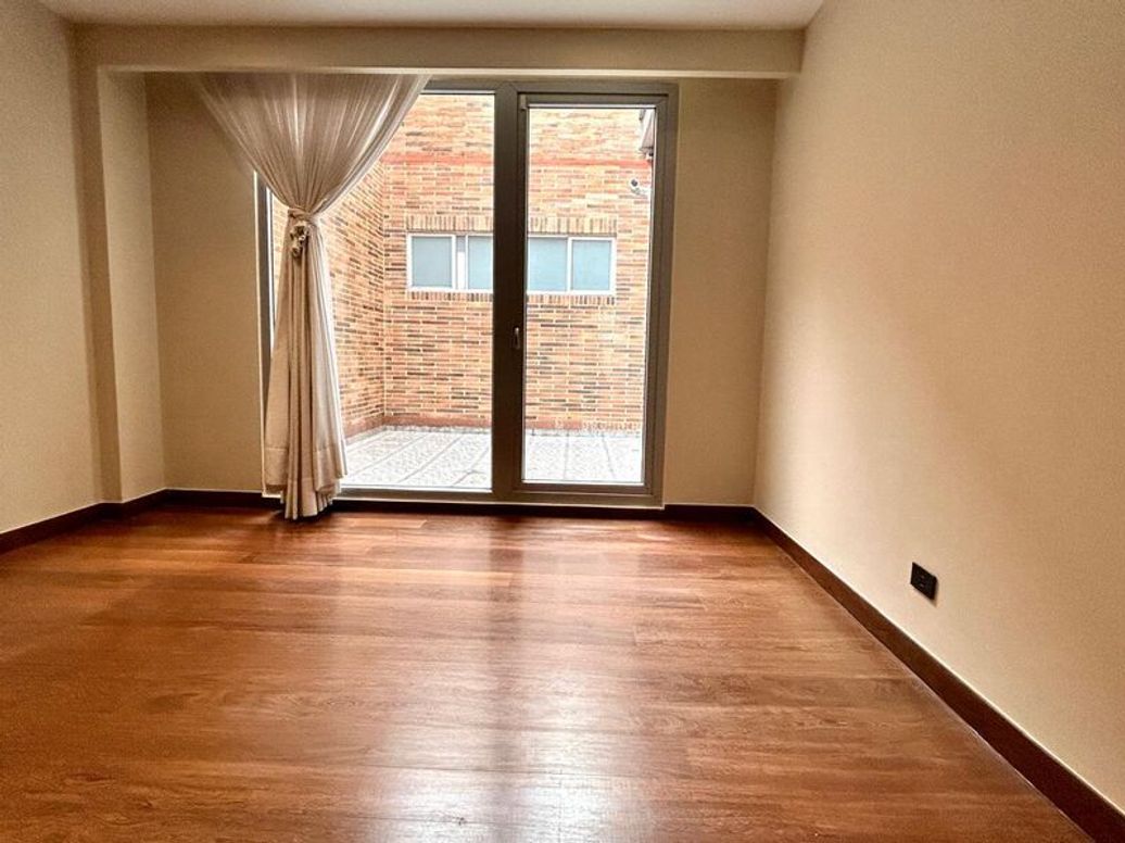 Apartamento de 2 alcobas en venta en El Refugio, Bogotá, 157 m² · foto 14 de 20