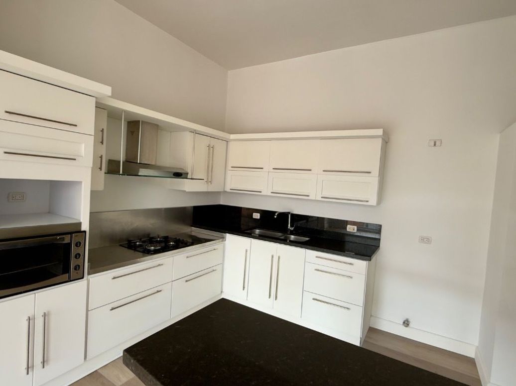 Apartamento de 2 alcobas en venta en Chico Norte Et. Iii, Bogotá, 143 m² · foto 3 de 20