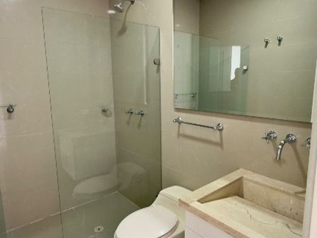 Apartamento de 2 alcobas en venta en Chico Norte Et. Iii, Bogotá, 143 m² · foto 14 de 20