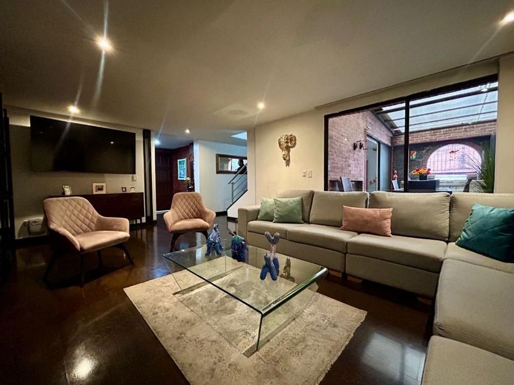 Casa de 3 alcobas en venta en Santa Bibiana, Bogotá, 289 m² · foto 5 de 20