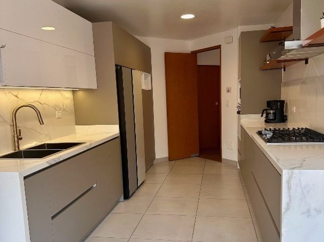 Apartamento de 4 alcobas en venta en Los Alpes, Bogotá, 252 m² · foto 7 de 20