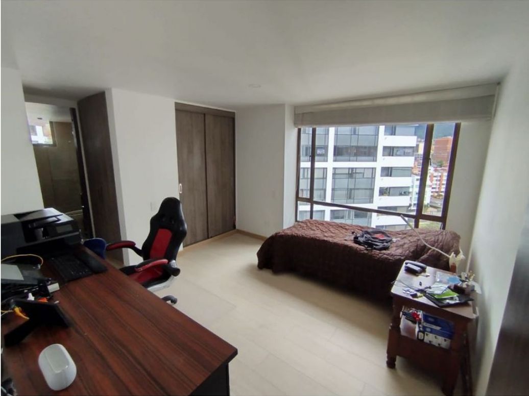 Apartamento de 4 alcobas en venta en Santa Barbara Central, Bogotá, 257 m² · foto 8 de 14