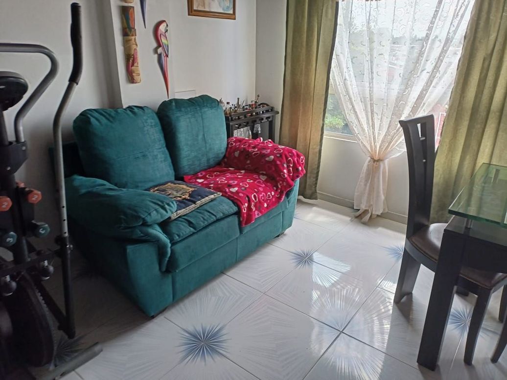 Casa de 6 alcobas en venta en Tibabuyes, Bogotá, 300 m² · foto 3 de 10