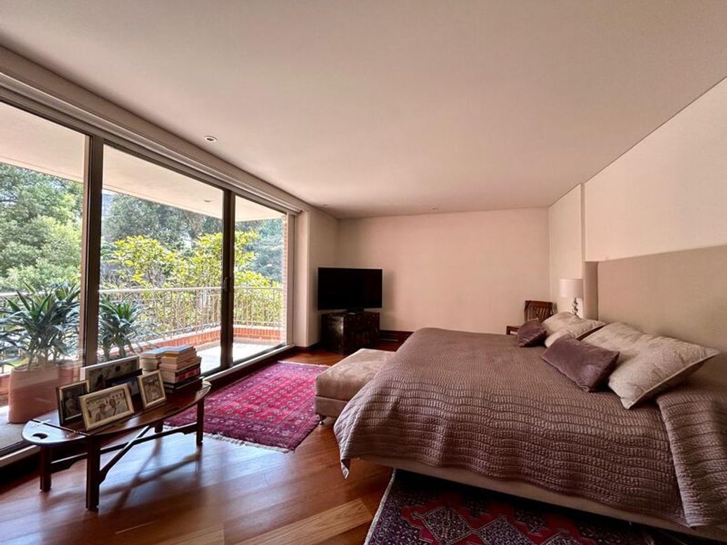Apartamento de 4 alcobas en venta en El Refugio, Bogotá, 356 m² · foto 18 de 20
