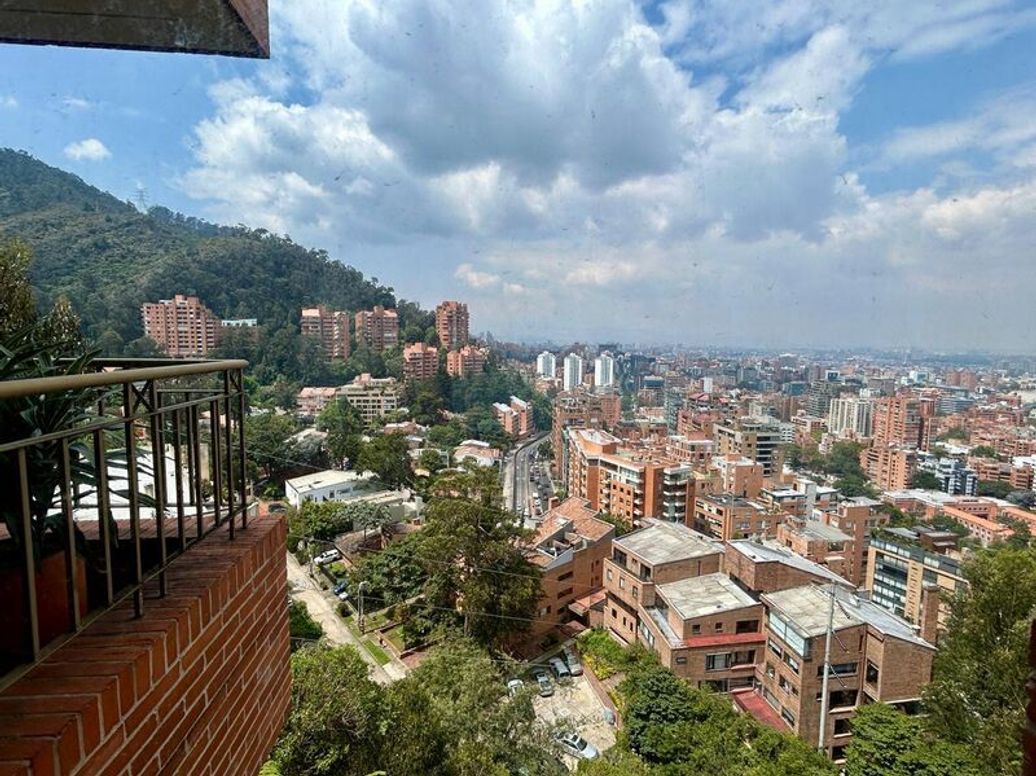 Apartamento de 4 alcobas en venta en El Refugio, Bogotá, 356 m² · foto 16 de 20