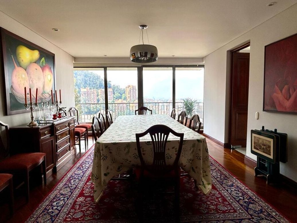 Apartamento de 4 alcobas en venta en El Refugio, Bogotá, 356 m² · foto 8 de 20