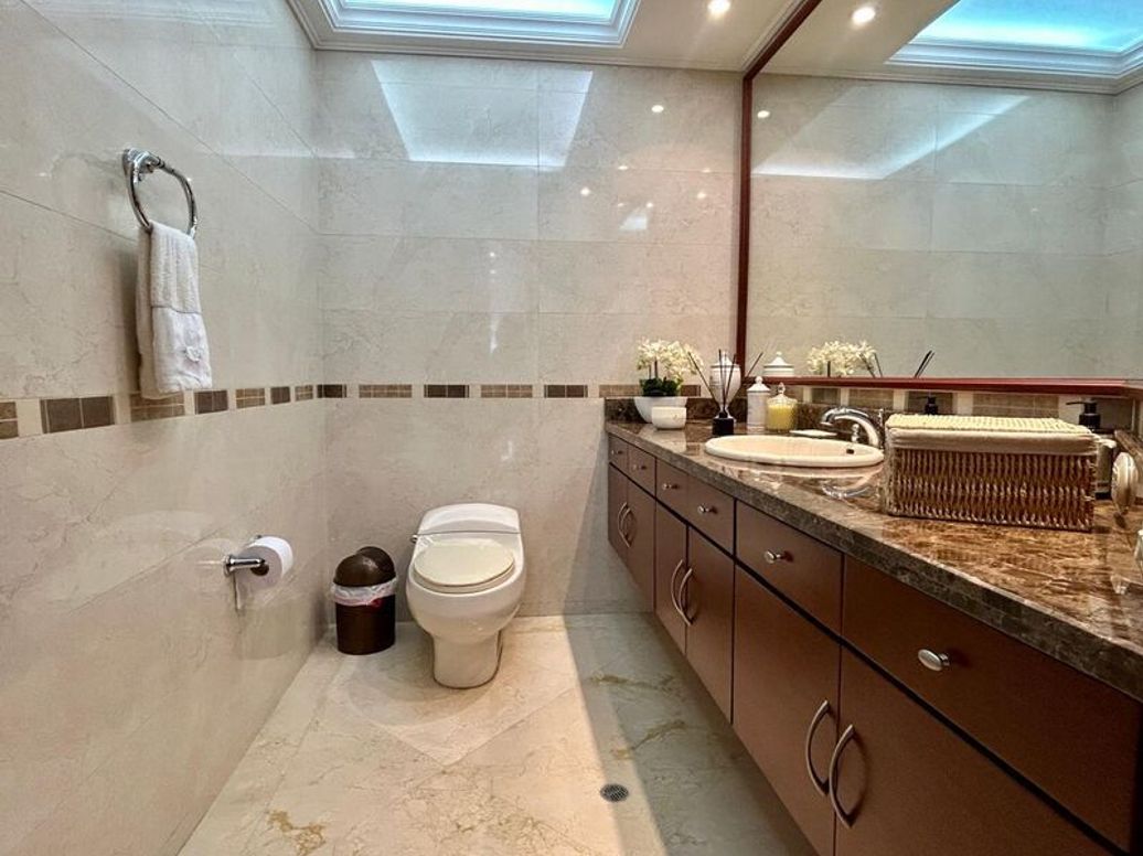 Apartamento de 4 alcobas en venta en El Refugio, Bogotá, 356 m² · foto 10 de 20