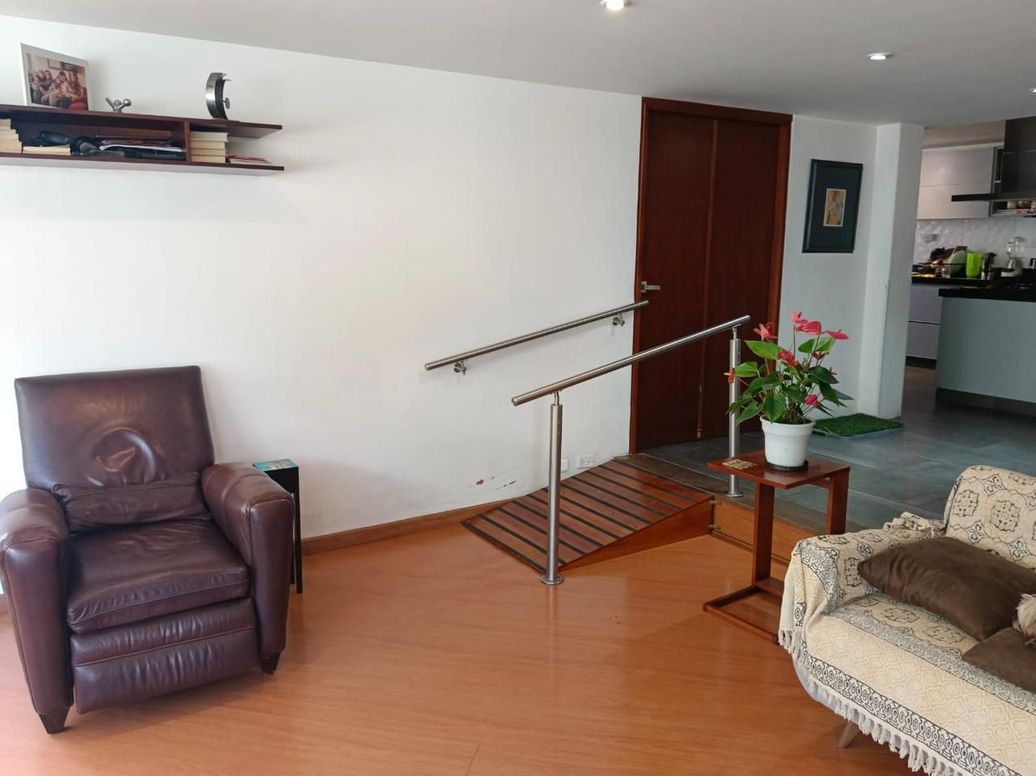 Apartamento de 3 alcobas en venta en El Refugio, Bogotá, 133 m² · foto 10 de 20