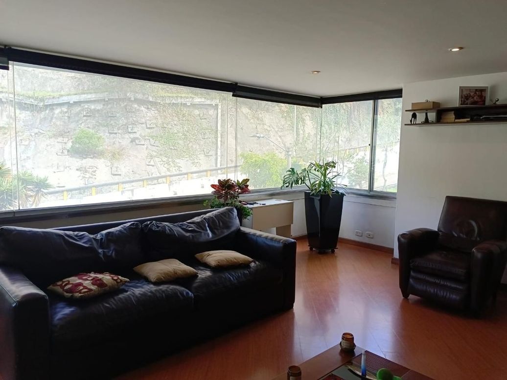 Apartamento de 3 alcobas en venta en El Refugio, Bogotá, 133 m² · foto 9 de 20