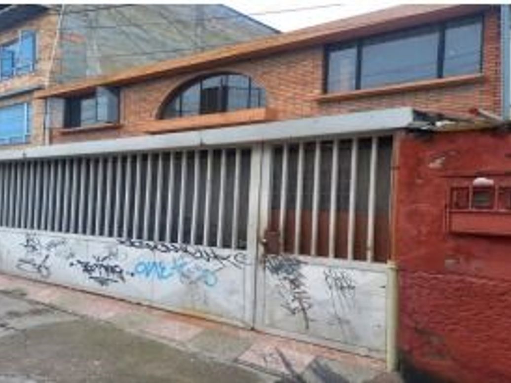 Casa de 5 alcobas en venta en Super Manzana 15, Bogotá, 100 m² · foto 2 de 12