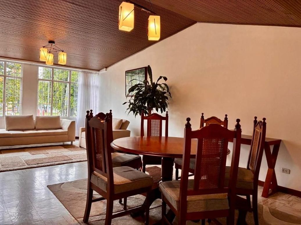 Casa de 3 alcobas en venta en Normandia Occidental, Bogotá, 145 m² · foto 2 de 15