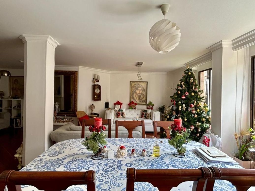 Apartamento de 3 alcobas en venta en Santa Barbara Occidental, Bogotá, 109 m² · foto 6 de 20