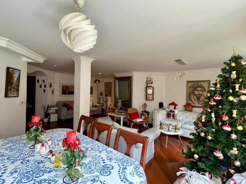 Apartamento de 3 alcobas en venta en Santa Barbara Occidental, Bogotá, 109 m² · foto 4 de 20