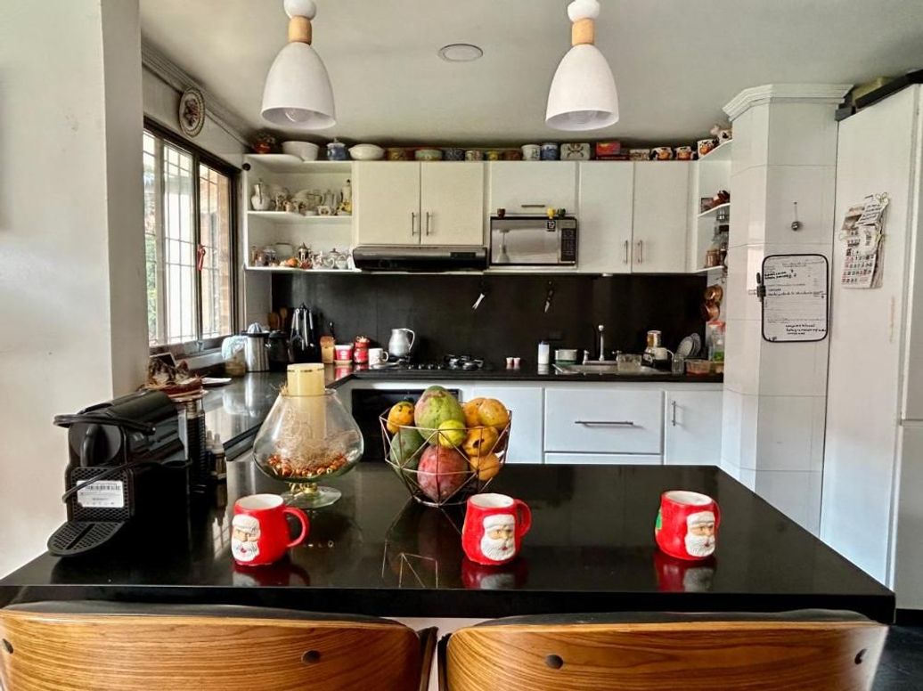 Apartamento de 3 alcobas en venta en Santa Barbara Occidental, Bogotá, 109 m² · foto 8 de 20