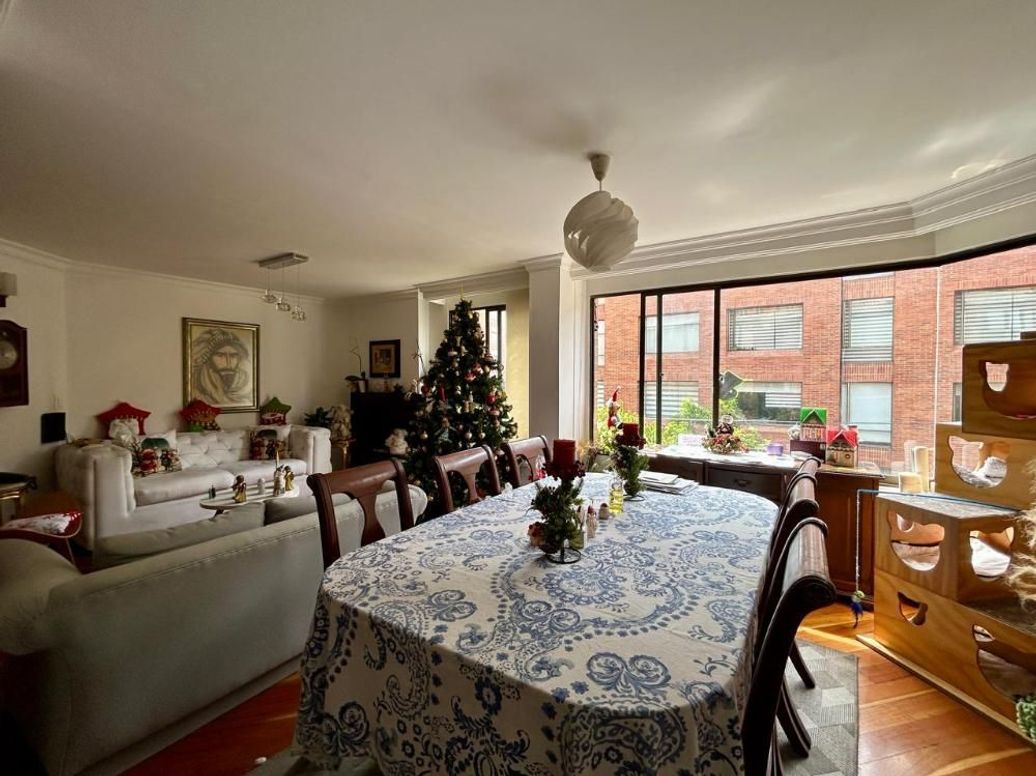 Apartamento de 3 alcobas en venta en Santa Barbara Occidental, Bogotá, 109 m² · foto 3 de 20