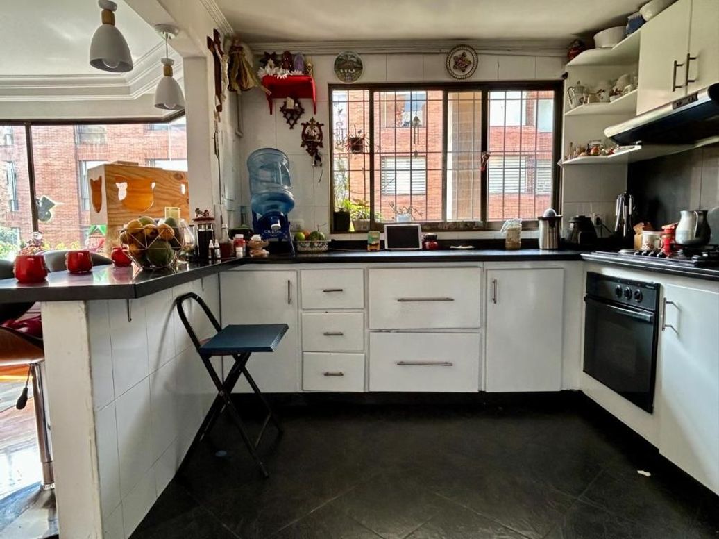 Apartamento de 3 alcobas en venta en Santa Barbara Occidental, Bogotá, 109 m² · foto 9 de 20