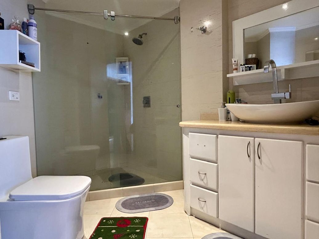 Apartamento de 3 alcobas en venta en Santa Barbara Occidental, Bogotá, 109 m² · foto 14 de 20