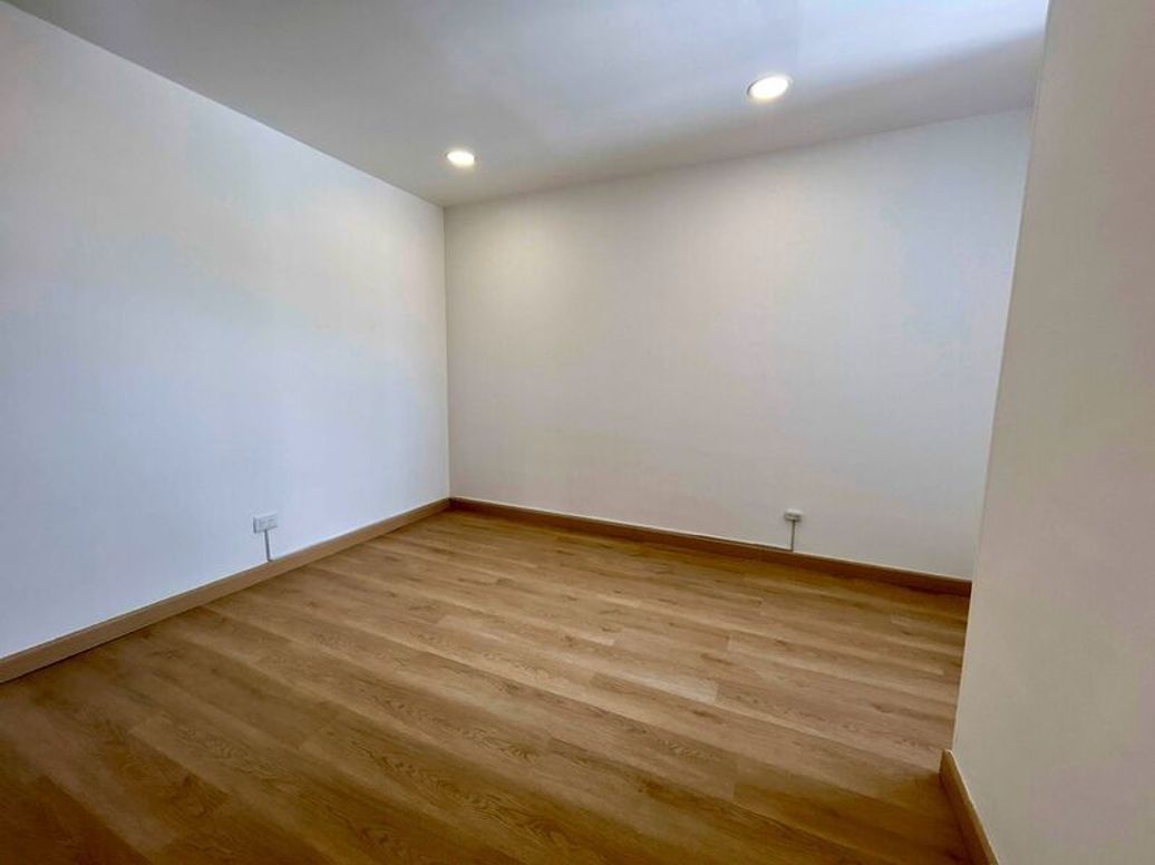 Apartamento de 3 alcobas en venta en Quinta Paredes, Bogotá, 109 m² · foto 15 de 20