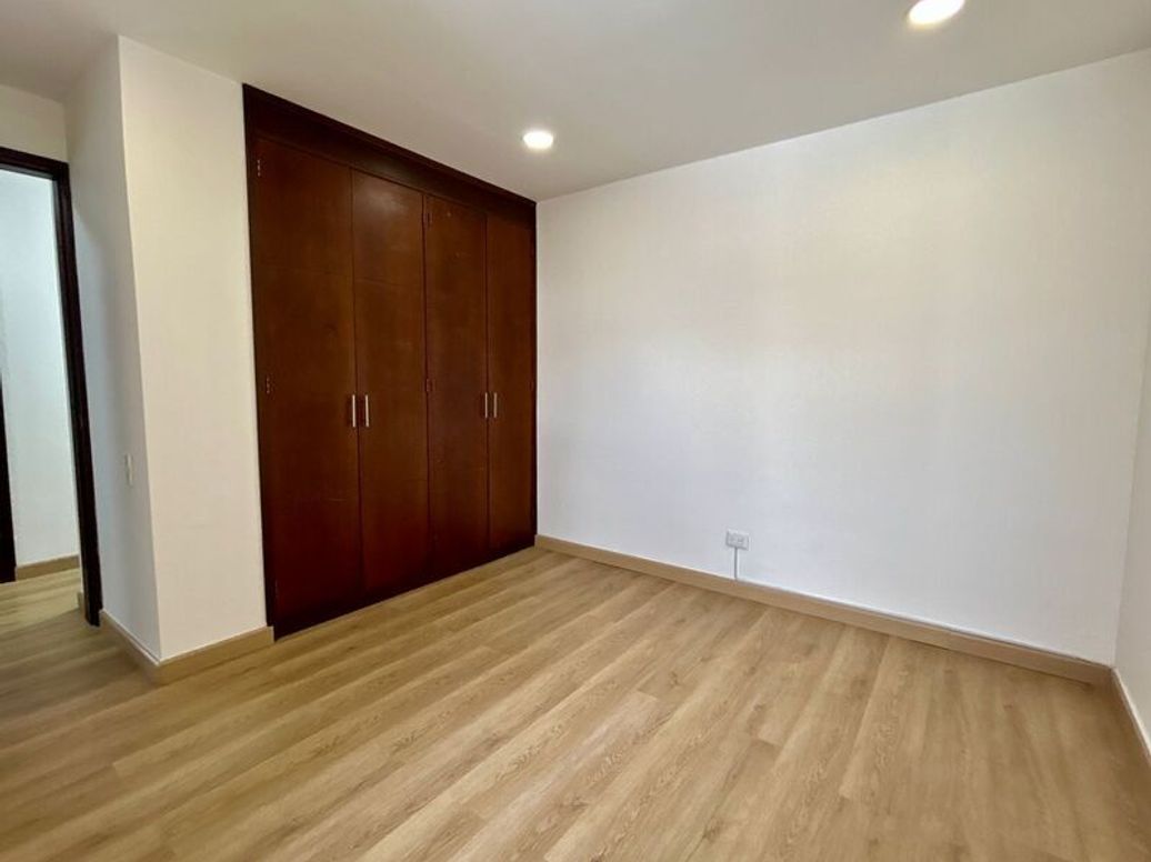 Apartamento de 3 alcobas en venta en Quinta Paredes, Bogotá, 109 m² · foto 16 de 20