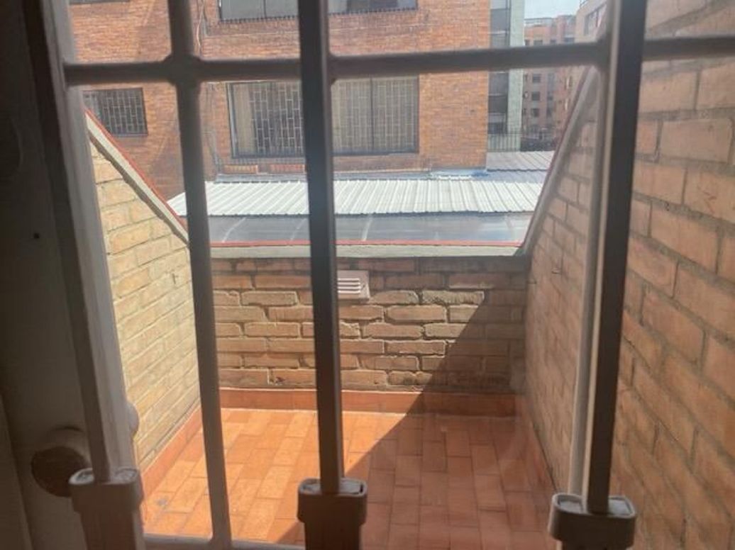 Casa de 1 alcoba en venta en La Carolina, Bogotá, 105 m² · foto 10 de 12