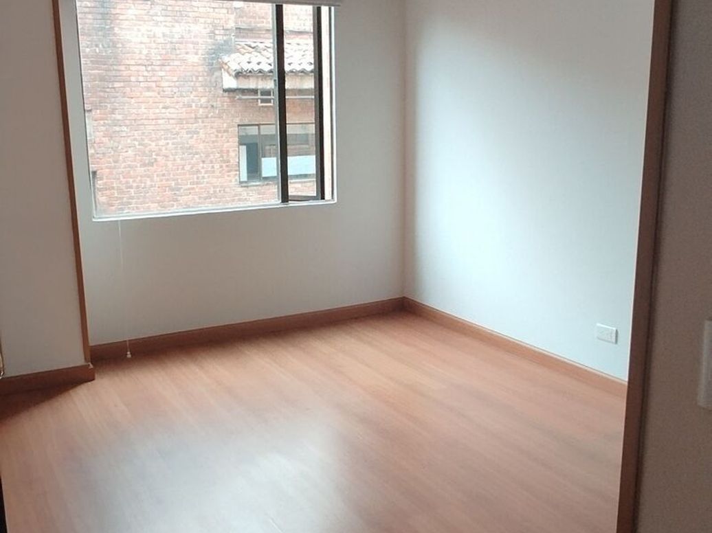 Apartamento de 2 alcobas en venta en Chico Norte Et. Iii, Bogotá, 84 m² · foto 3 de 6