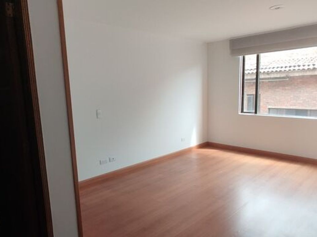 Apartamento de 2 alcobas en venta en Chico Norte Et. Iii, Bogotá, 84 m² · foto 4 de 6