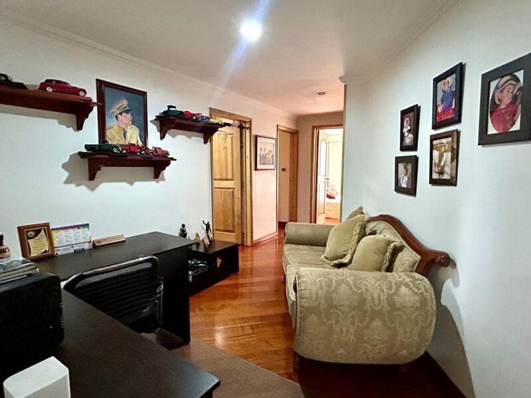 Apartamento de 3 alcobas en venta en Molinos Norte, Bogotá, 172 m² · foto 8 de 19