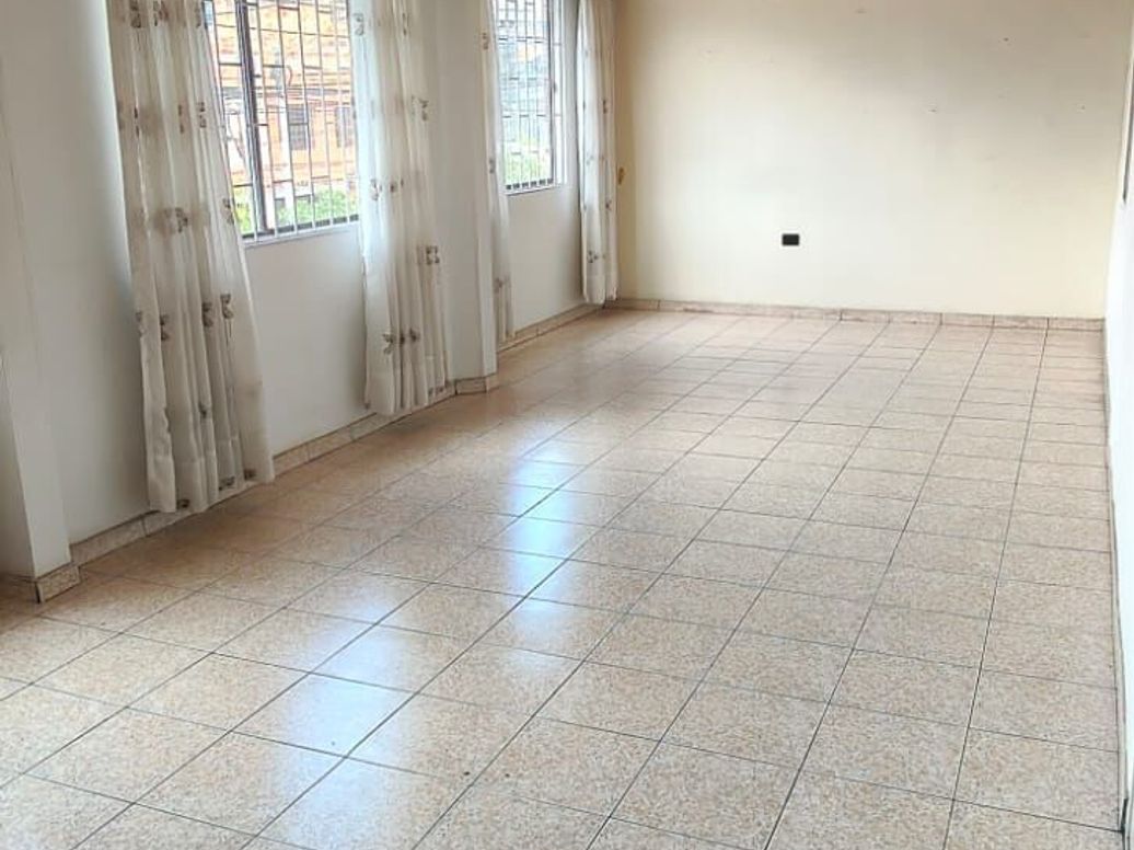 Casa de 7 alcobas en venta en Ingles, Bogotá, 285 m² · foto 2 de 20