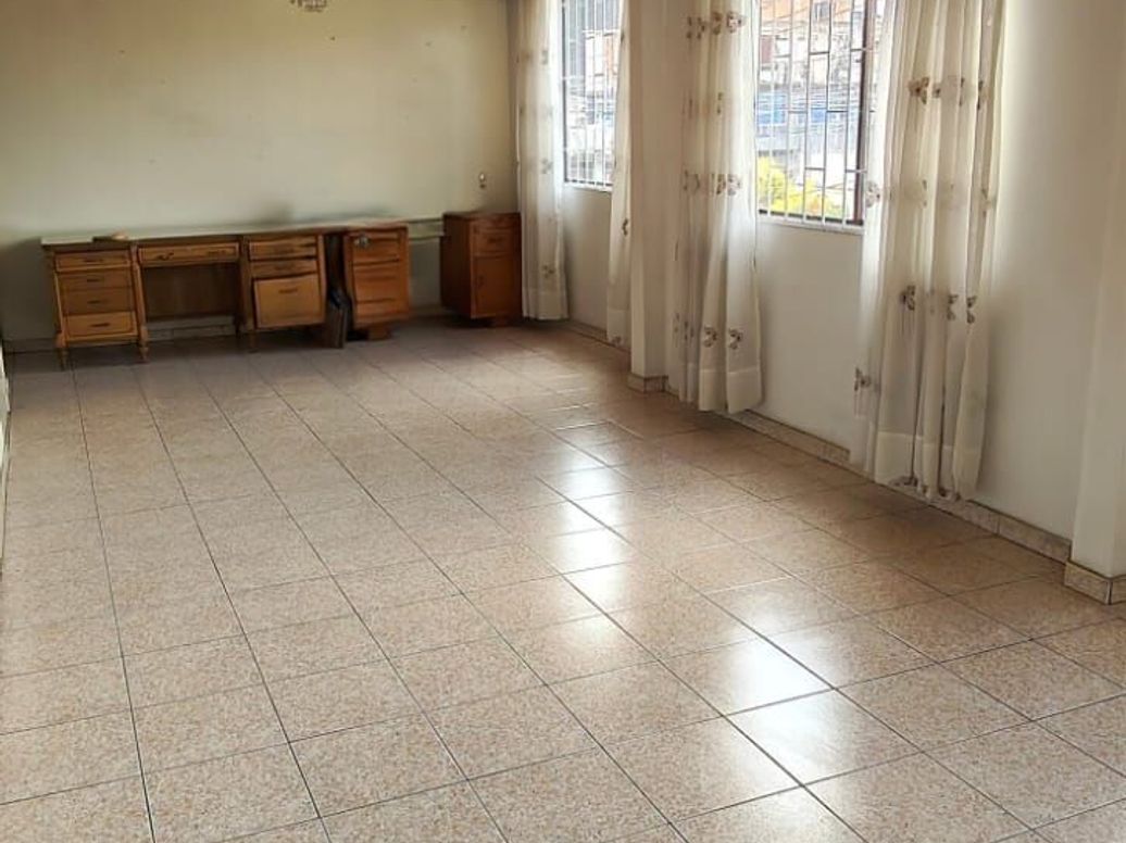 Casa de 7 alcobas en venta en Ingles, Bogotá, 285 m² · foto 3 de 20
