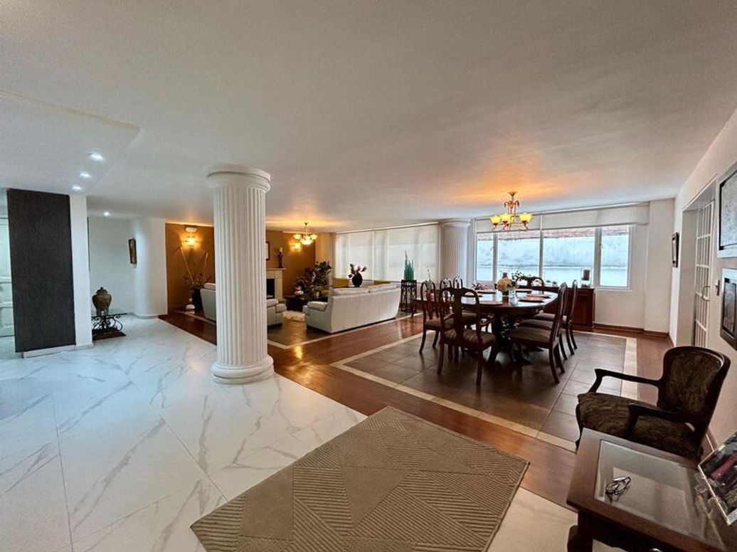Apartamento de 3 alcobas en venta en Chicó Norte, Bogotá, 209 m² · foto 11 de 20