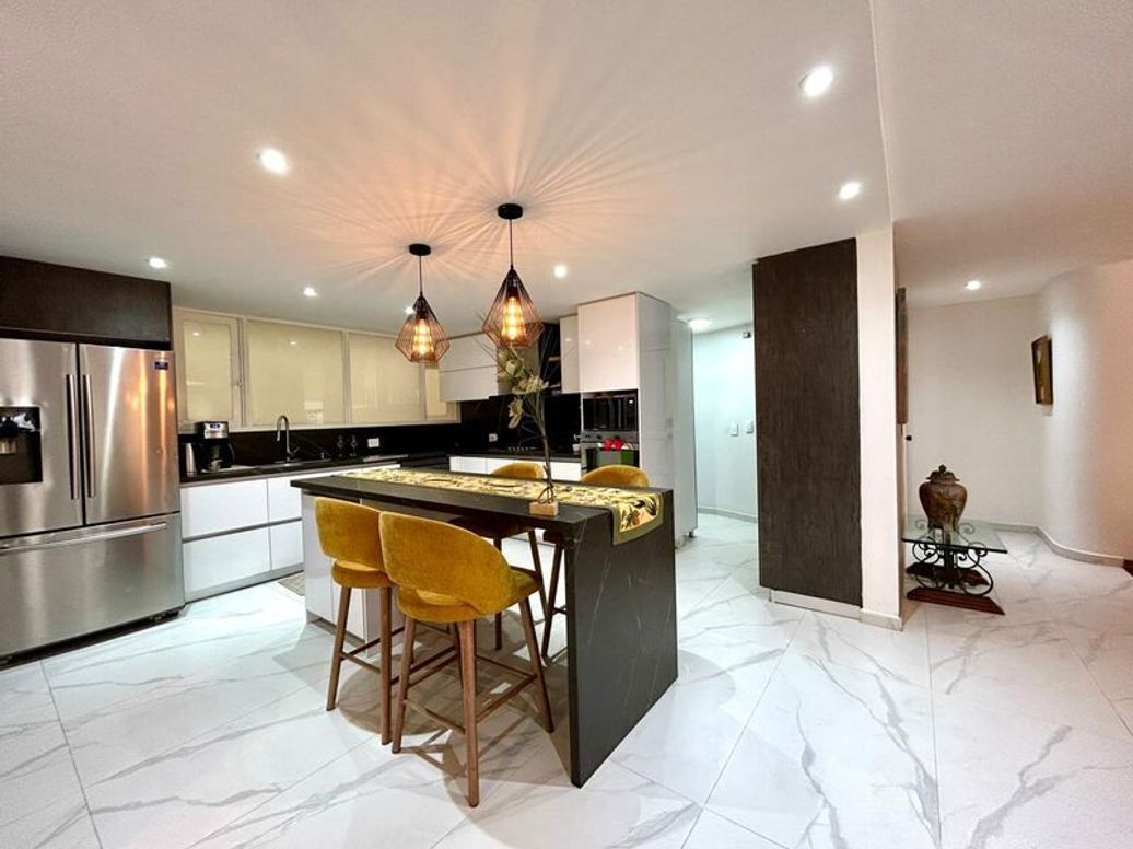 Apartamento de 3 alcobas en venta en Chicó Norte, Bogotá, 209 m² · foto 3 de 20