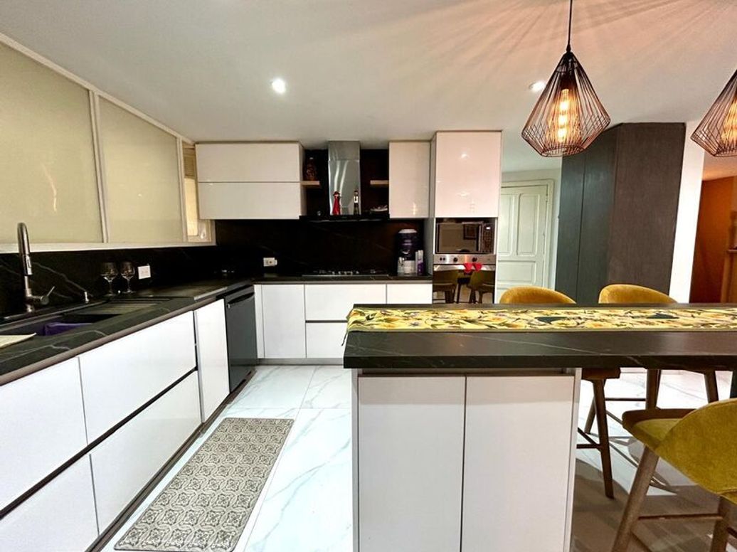 Apartamento de 3 alcobas en venta en Chicó Norte, Bogotá, 209 m² · foto 2 de 20