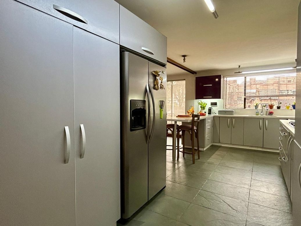 Apartamento de 3 alcobas en venta en San Patricio, Bogotá, 206 m² · foto 4 de 20