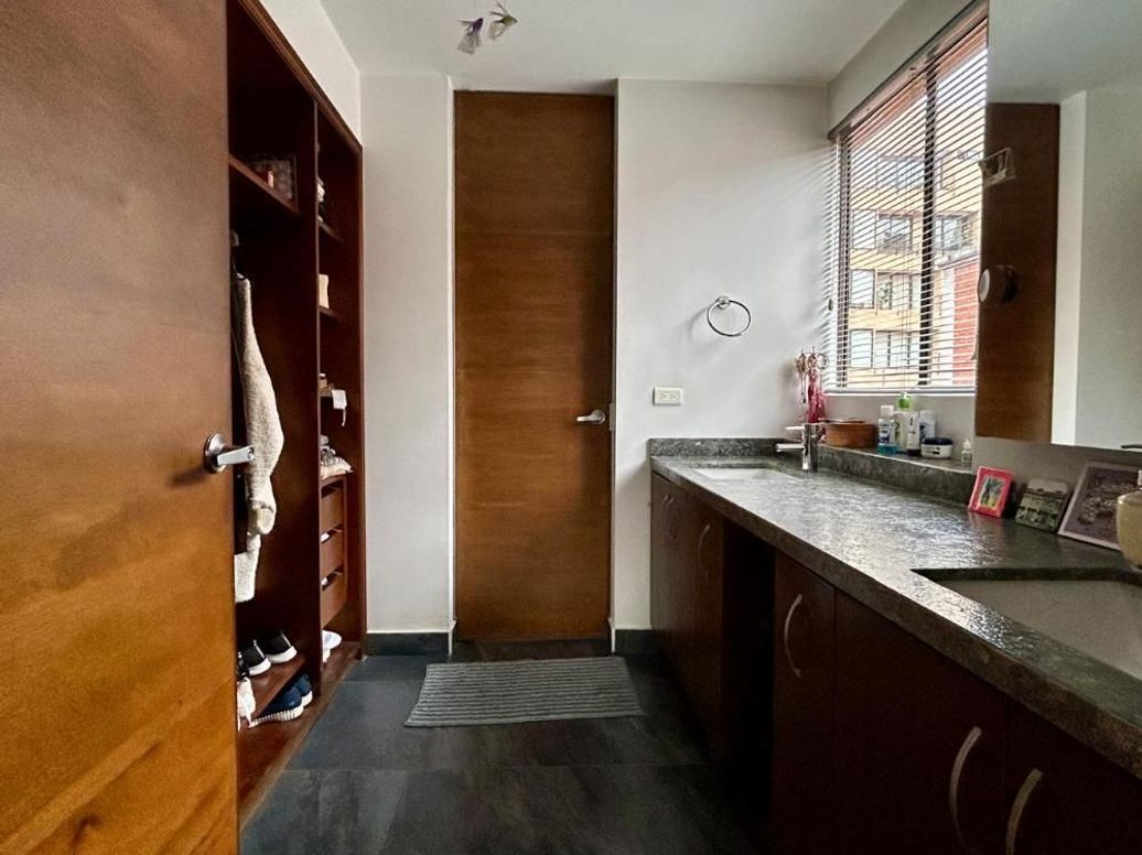 Apartamento de 3 alcobas en venta en San Patricio, Bogotá, 206 m² · foto 18 de 20